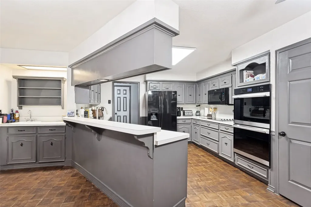 3217 Colonel Circle Garland TX 75043
