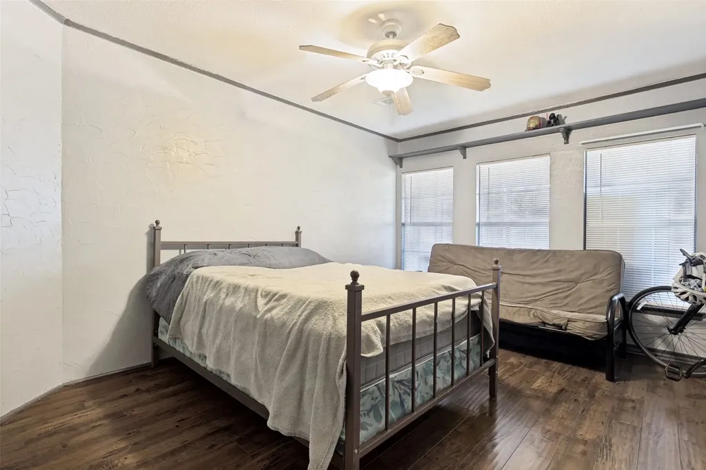 3217 Colonel Circle Garland TX 75043