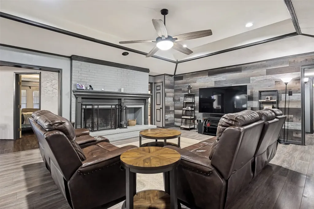 3217 Colonel Circle Garland TX 75043
