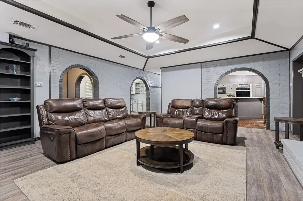 3217 Colonel Circle Garland TX 75043