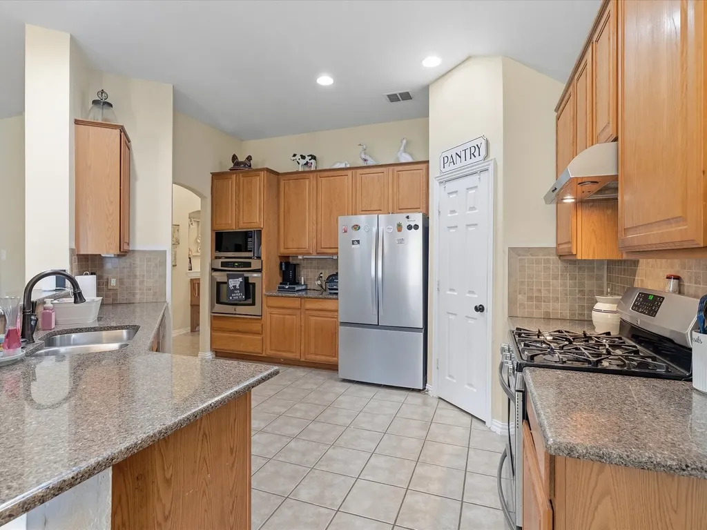 4601 Carlton Drive Garland TX 75043