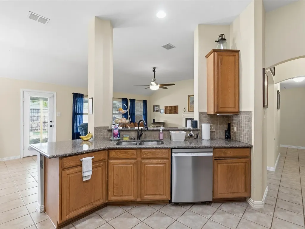 4601 Carlton Drive Garland TX 75043