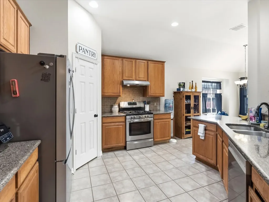 4601 Carlton Drive Garland TX 75043