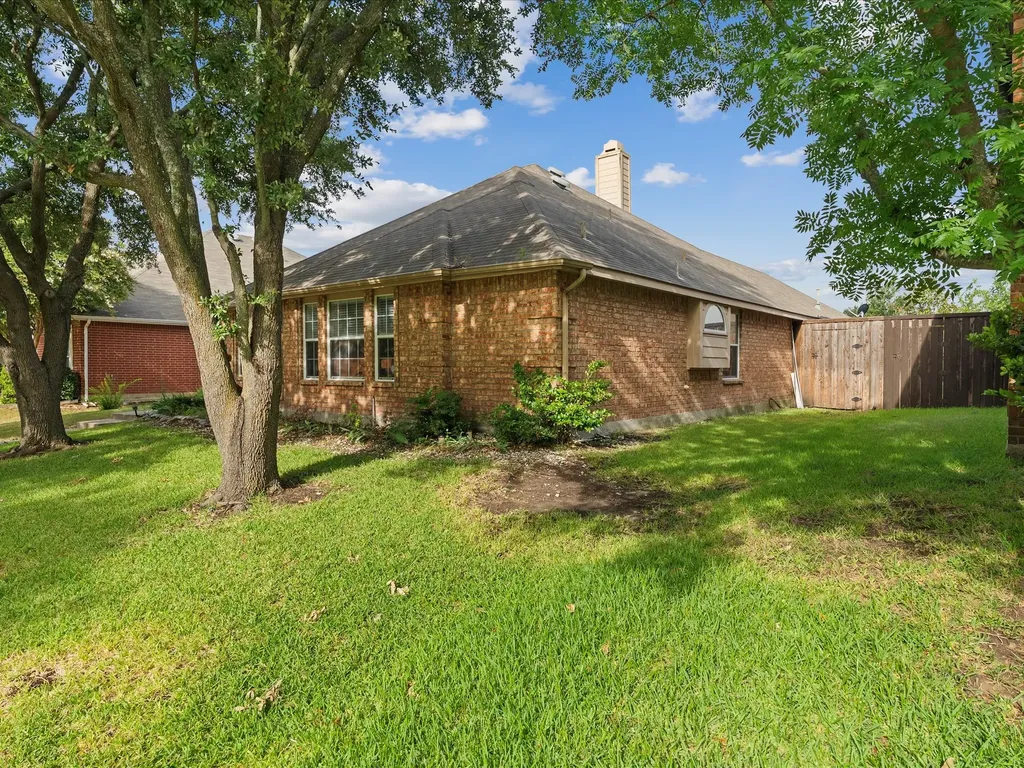 4601 Carlton Drive Garland TX 75043