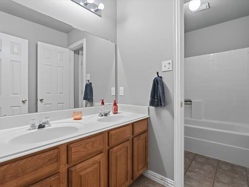 4601 Carlton Drive Garland TX 75043