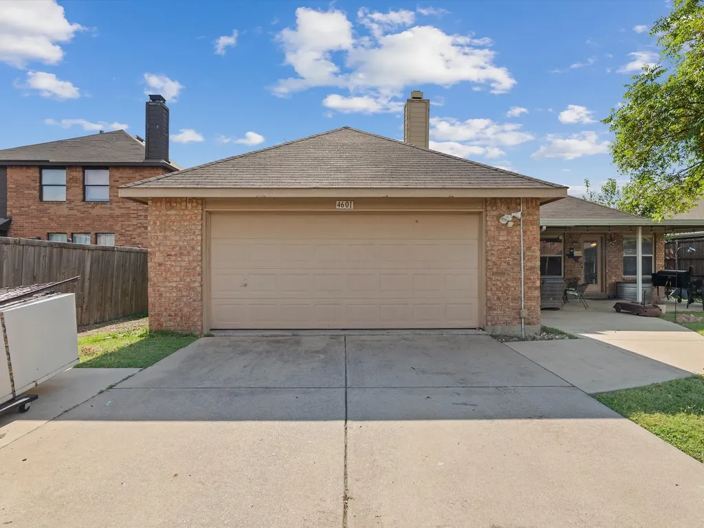 4601 Carlton Drive Garland TX 75043