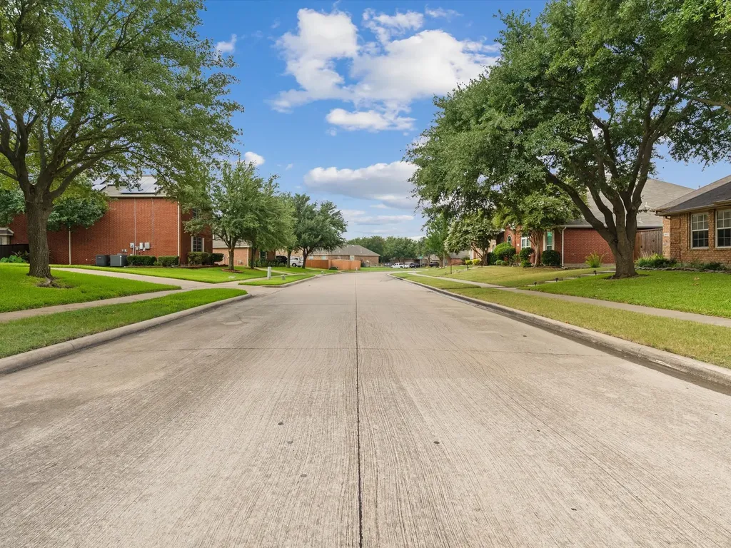 4601 Carlton Drive Garland TX 75043