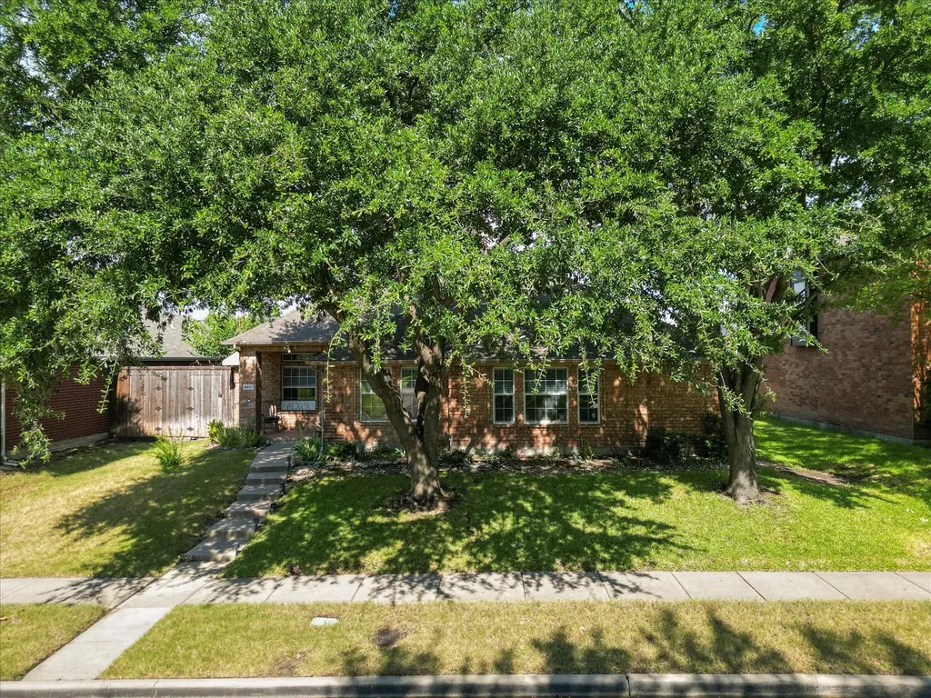 4601 Carlton Drive Garland TX 75043
