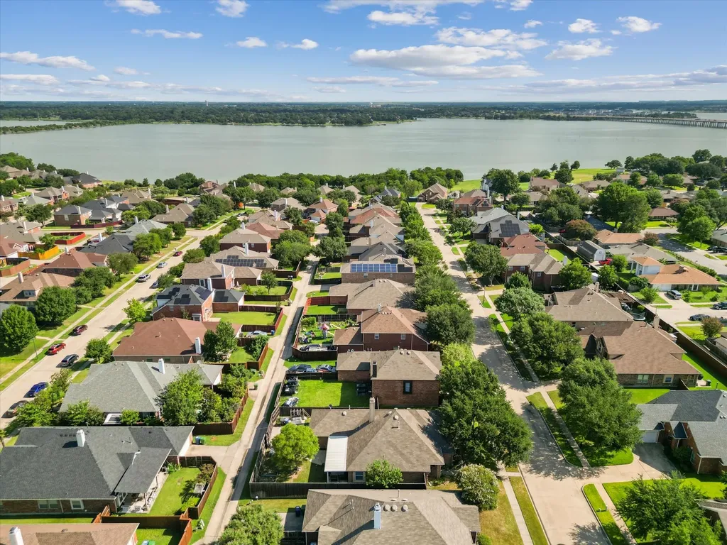 4601 Carlton Drive Garland TX 75043