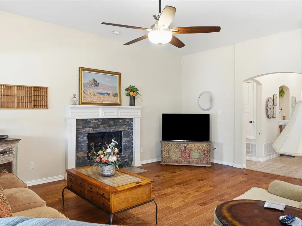 4601 Carlton Drive Garland TX 75043