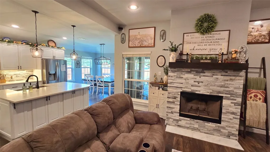 1320 Oak Valley Denton TX 76209