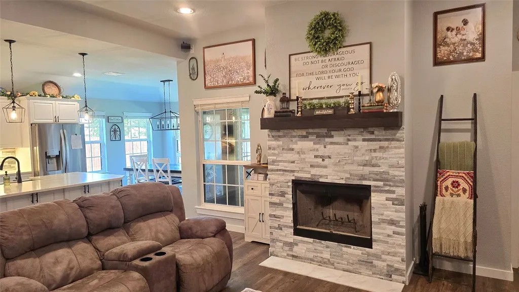 1320 Oak Valley Denton TX 76209