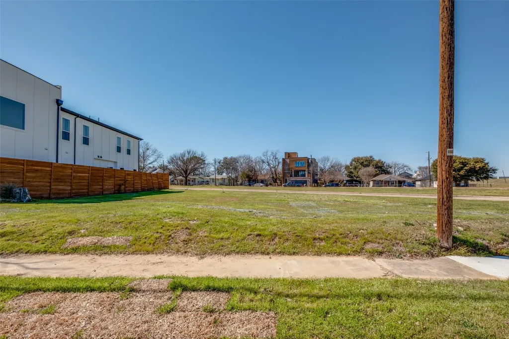 3335 Herbert Street Dallas TX 75212