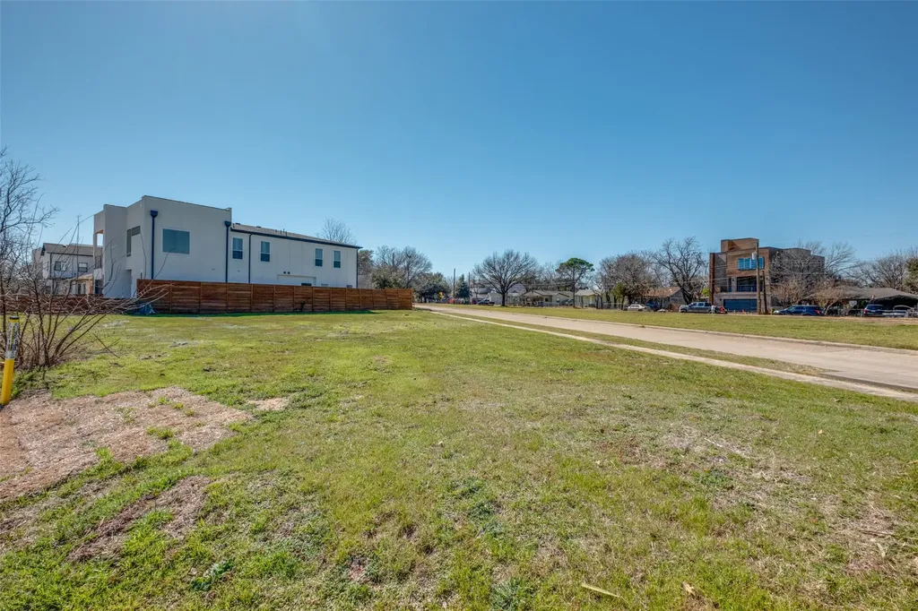 3335 Herbert Street Dallas TX 75212