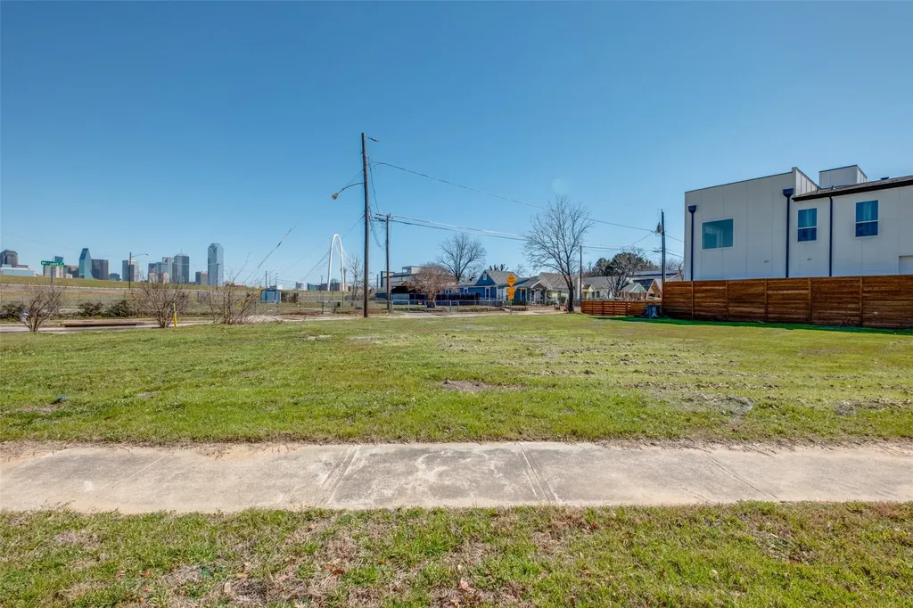 3335 Herbert Street Dallas TX 75212