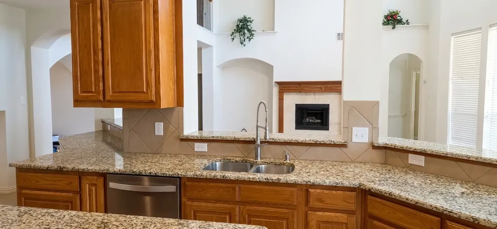 1108 Marisa Lane Desoto TX 75115