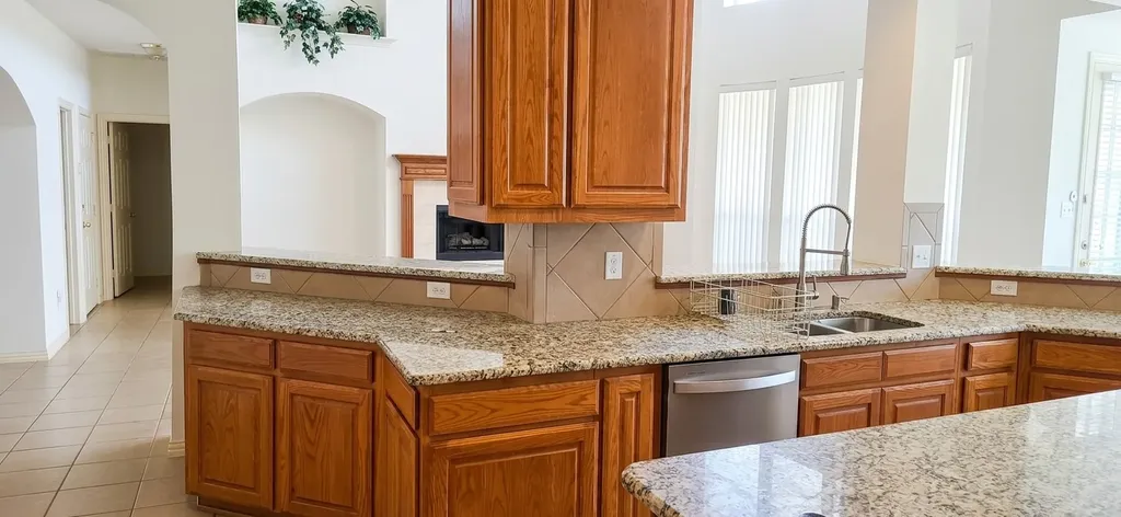 1108 Marisa Lane Desoto TX 75115