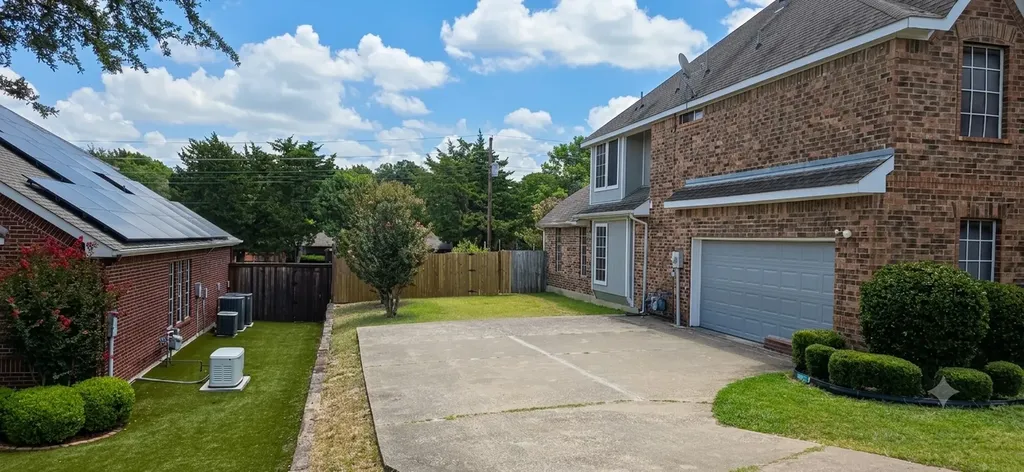 1108 Marisa Lane Desoto TX 75115
