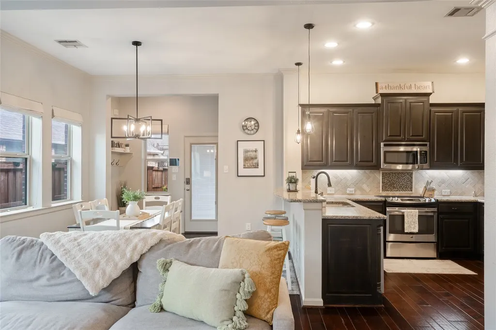 1050 Lone Ivory Trail Arlington TX 76005