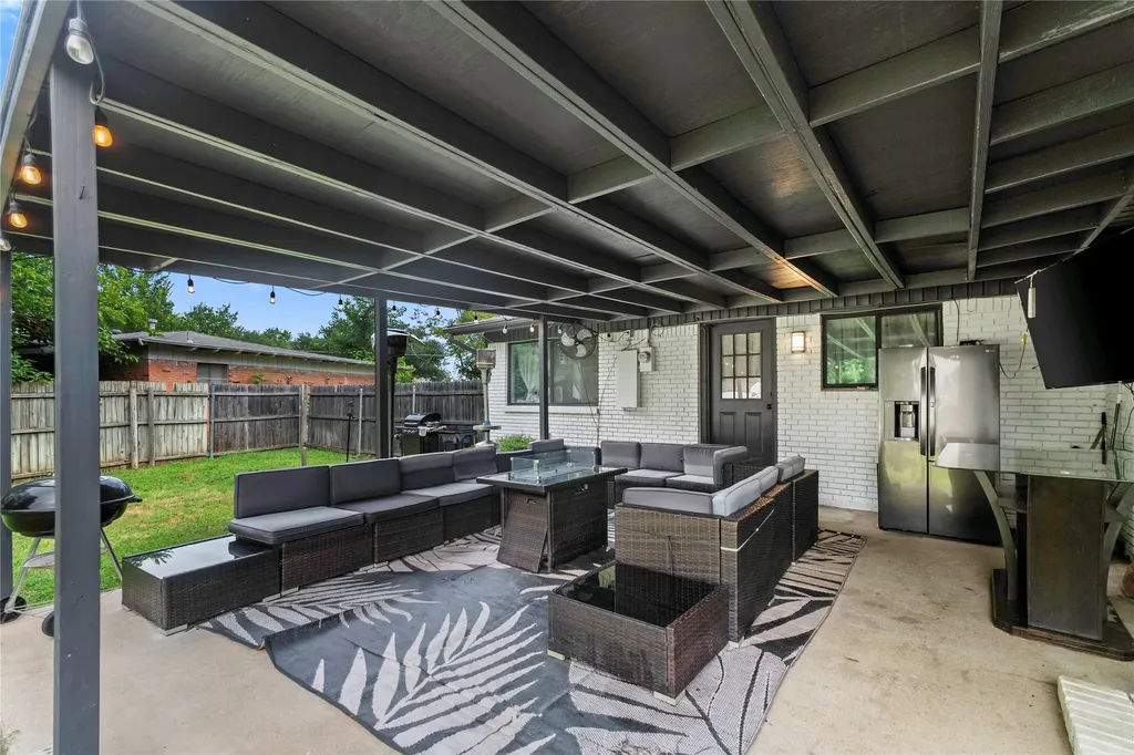8128 Newman Drive North Richland Hills TX 76180