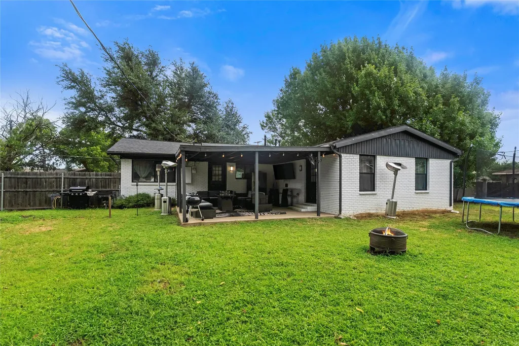 8128 Newman Drive North Richland Hills TX 76180