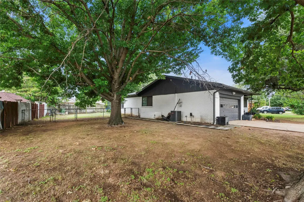 8128 Newman Drive North Richland Hills TX 76180