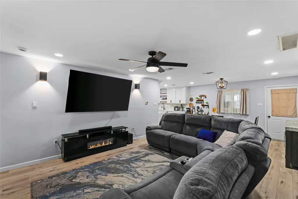 8128 Newman Drive North Richland Hills TX 76180