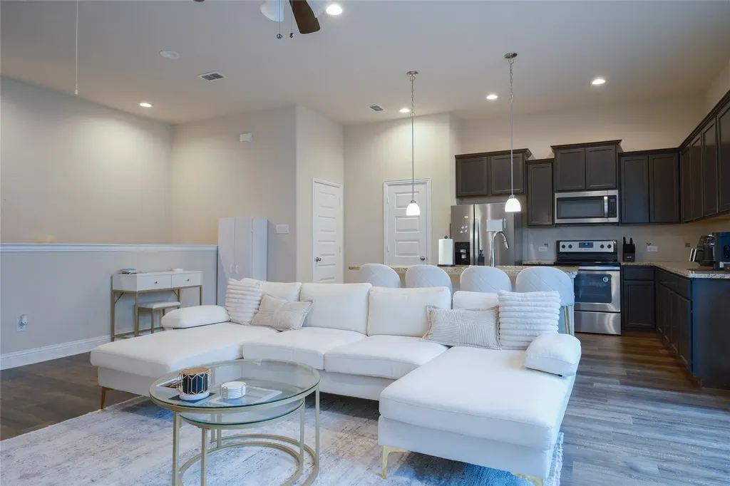 1936 Bel Air Drive Arlington TX 76010