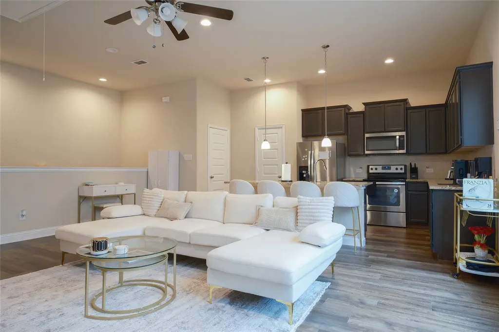 1936 Bel Air Drive Arlington TX 76010