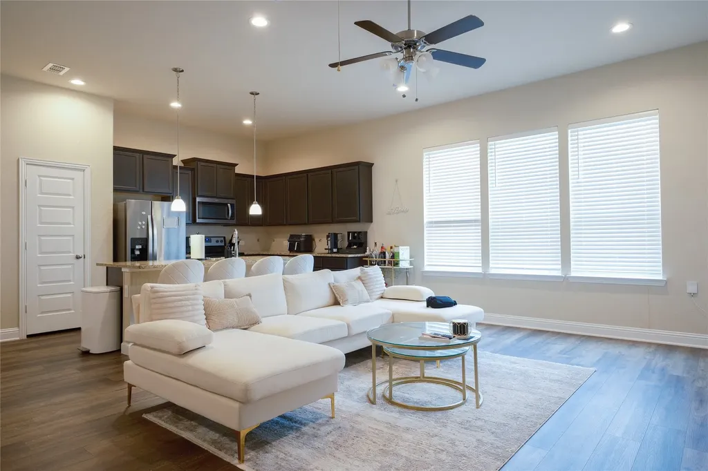 1936 Bel Air Drive Arlington TX 76010