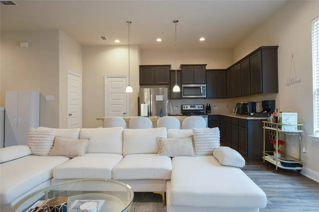 1936 Bel Air Drive Arlington TX 76010