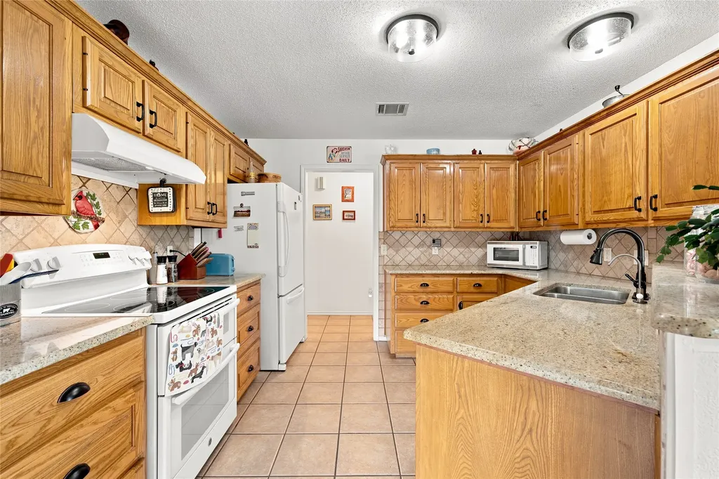 180 Bend Of The Bosque Road China Spring TX 76633