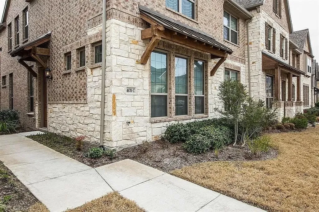 4678C Dozier Road Carrollton TX 75010