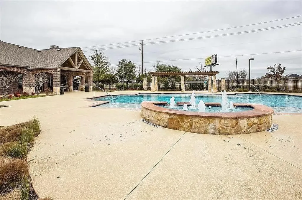 4678C Dozier Road Carrollton TX 75010