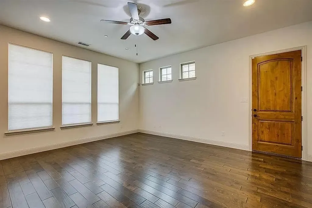 4678C Dozier Road Carrollton TX 75010