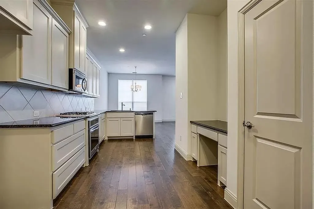 4678C Dozier Road Carrollton TX 75010