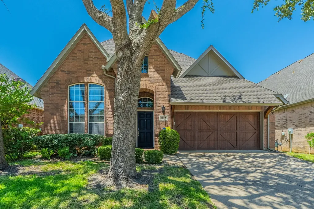 1717 Lake Eden Drive Euless TX 76039