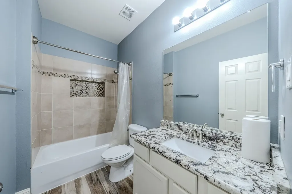1717 Lake Eden Drive Euless TX 76039