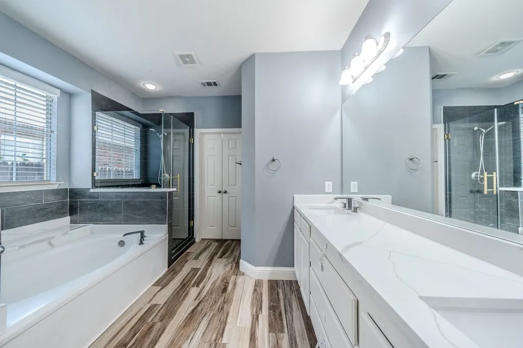 1717 Lake Eden Drive Euless TX 76039