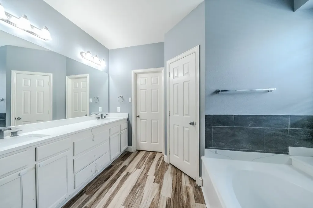 1717 Lake Eden Drive Euless TX 76039