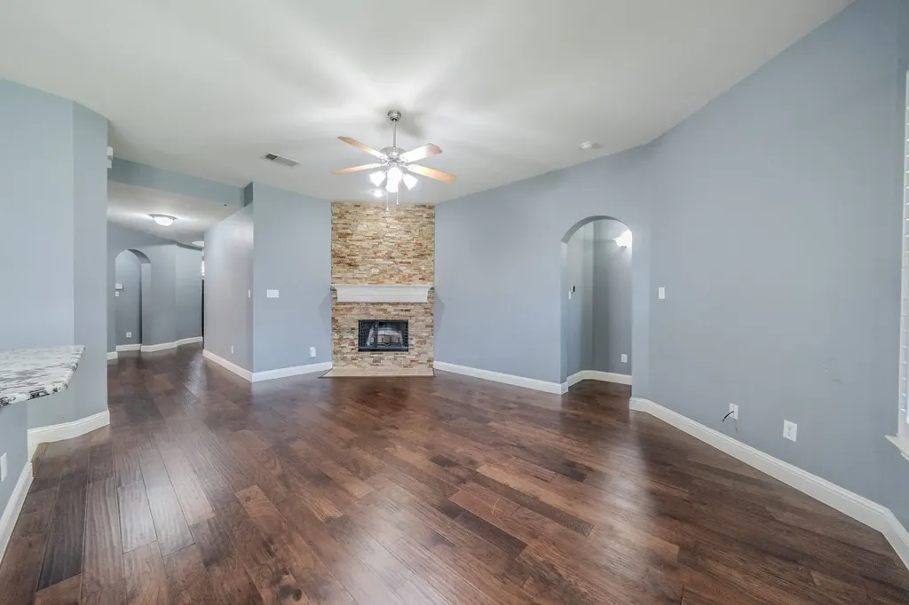 1717 Lake Eden Drive Euless TX 76039