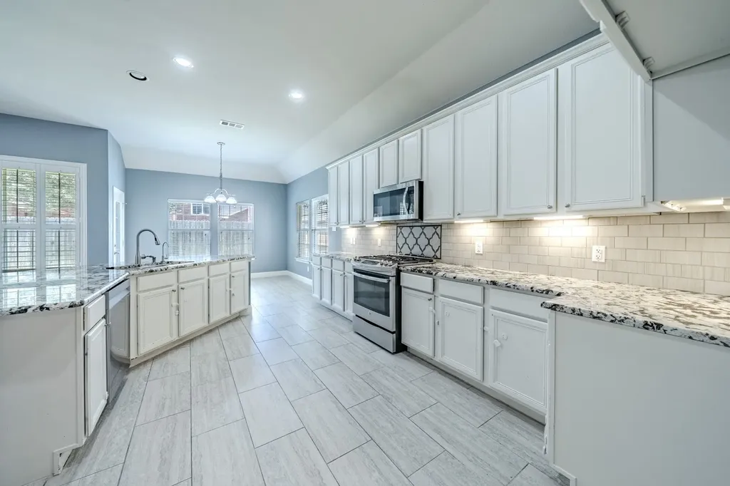 1717 Lake Eden Drive Euless TX 76039