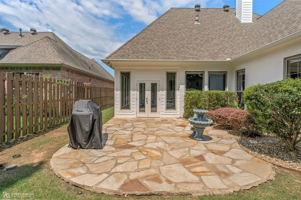 815 Saint Roch Avenue Shreveport LA 71115