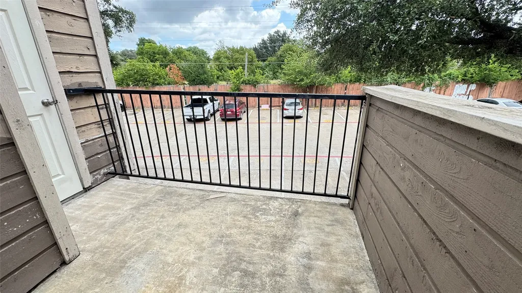 9811 Walnut Street Dallas TX 75243