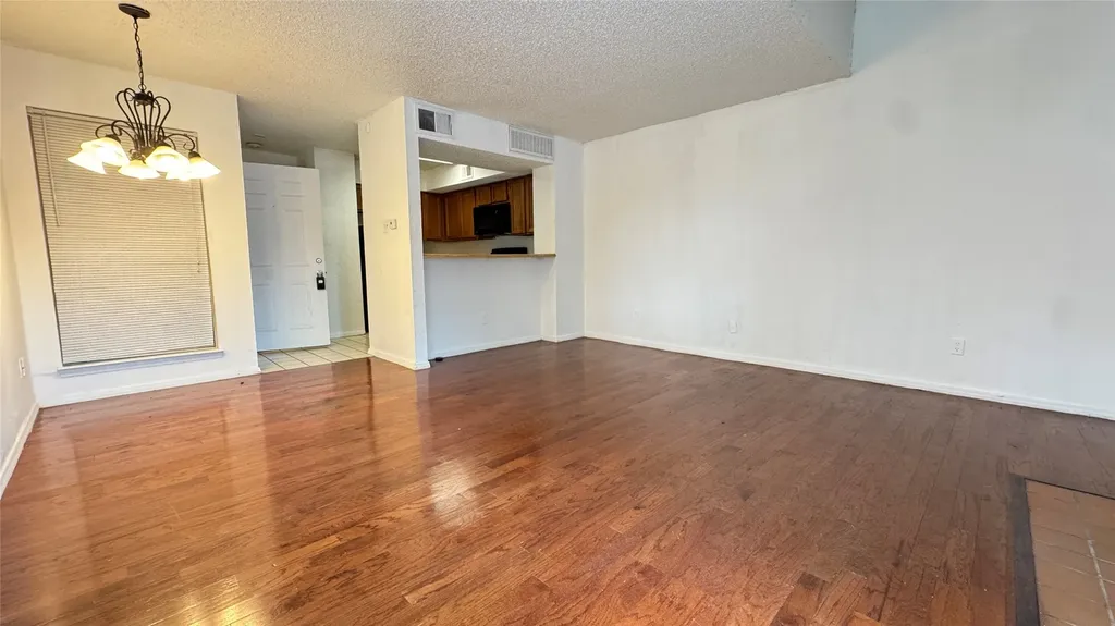 9811 Walnut Street Dallas TX 75243
