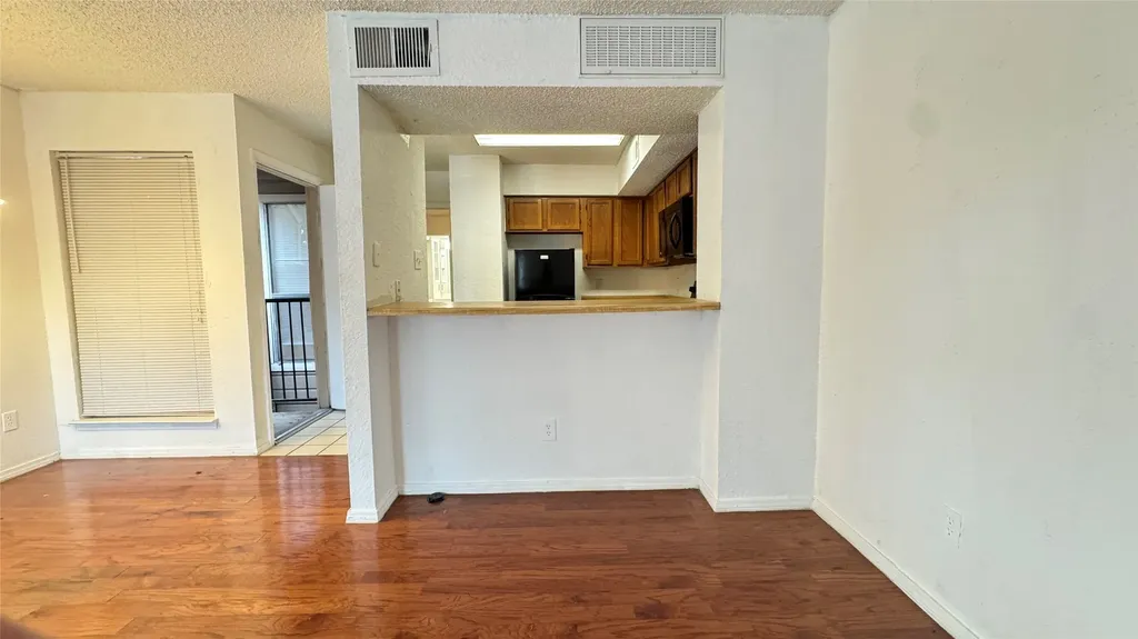 9811 Walnut Street Dallas TX 75243