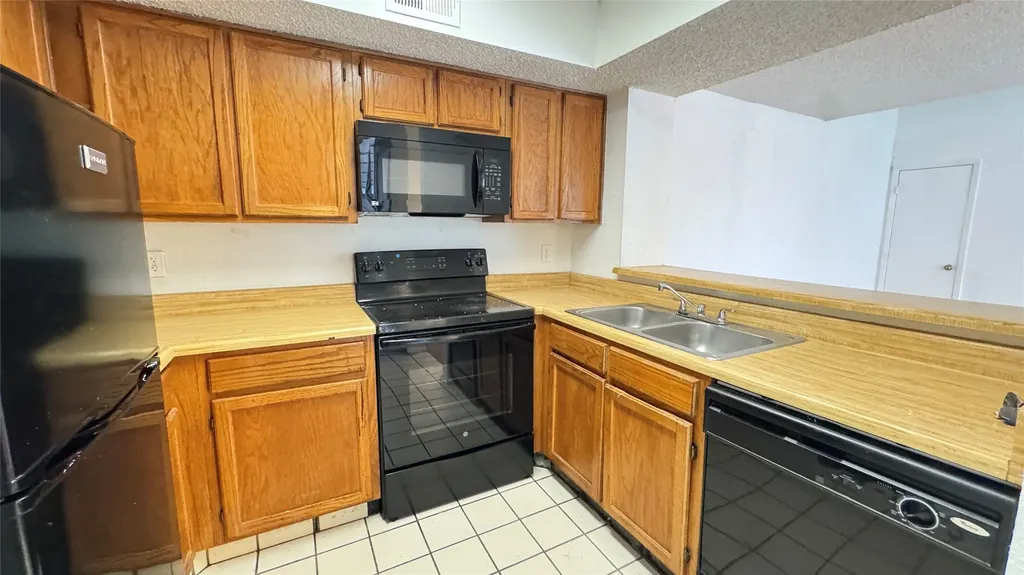 9811 Walnut Street Dallas TX 75243