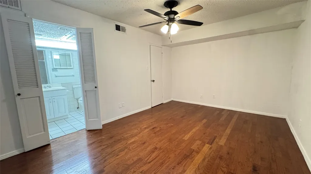 9811 Walnut Street Dallas TX 75243