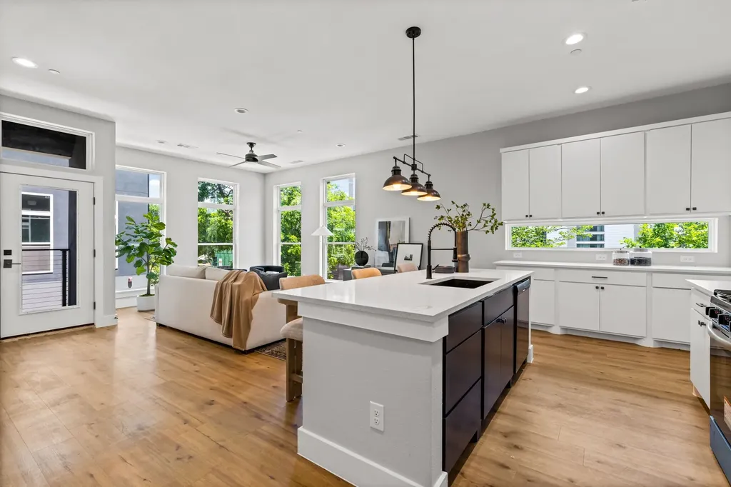 4709 Virginia Avenue Dallas TX 75204