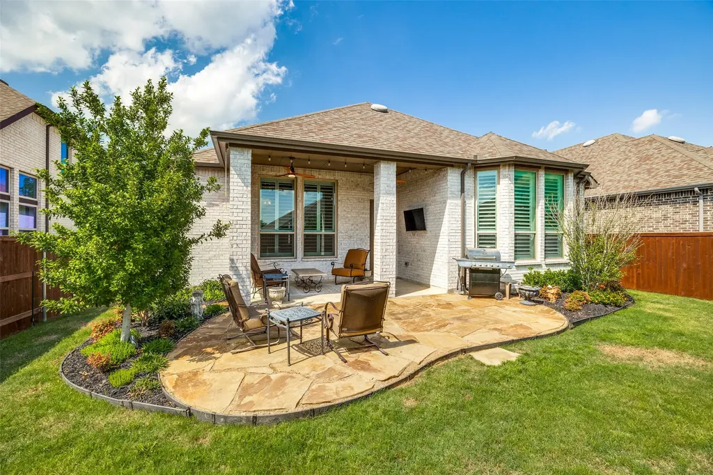 1412 Eclipse Road Aubrey TX 76227